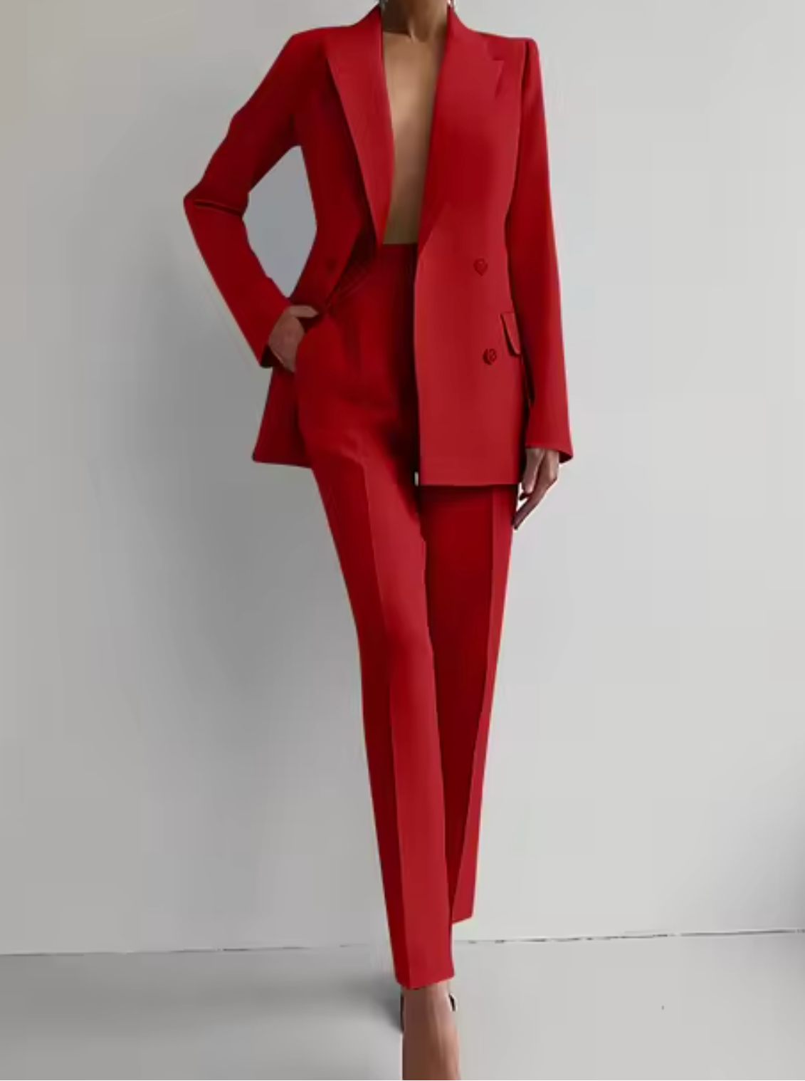 Women's Two-Piece Suit with Fitted Double-Breasted Blazer and High-Waisted Trousers – Elegant Business Suit for Office Meetings and Formal Occasions