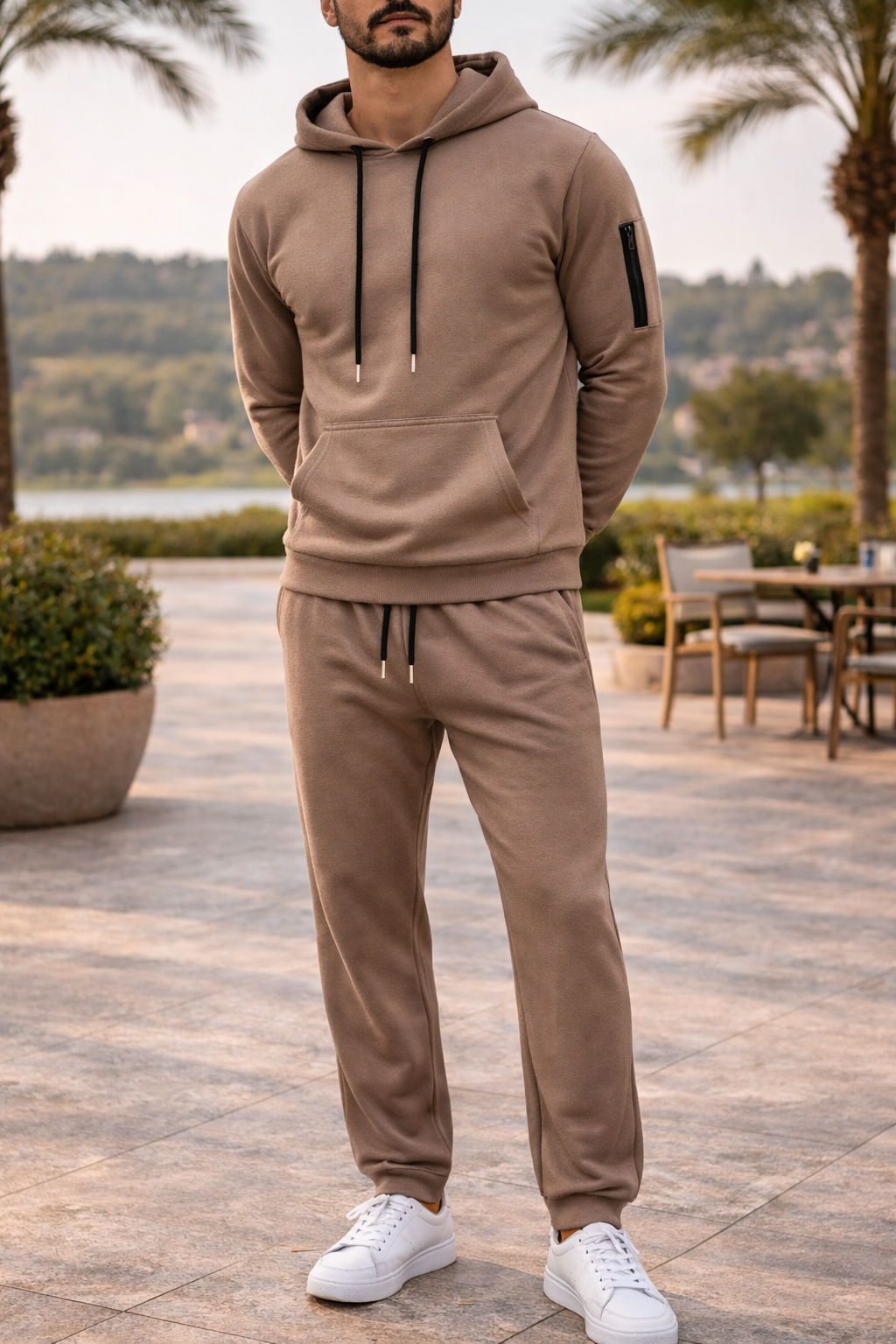 Trening bărbătesc cu hanorac și pantaloni de jogging, croială lejeră