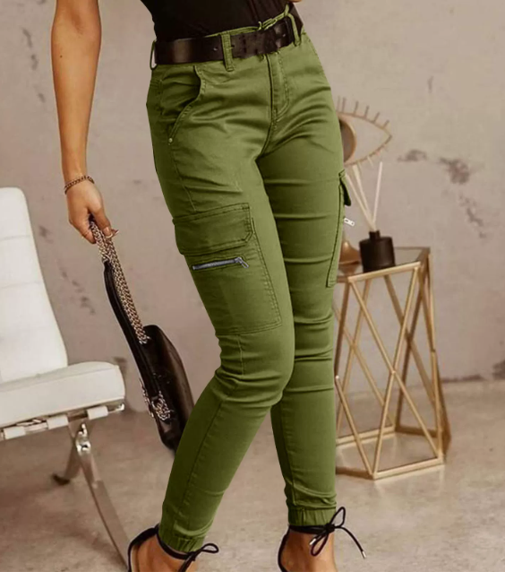 Damskie spodnie cargo z wysokim stanem i zwężanymi nogawkami – praktyczny fason w stylu utility do swobodnych stylizacji streetwearowych i na co dzień