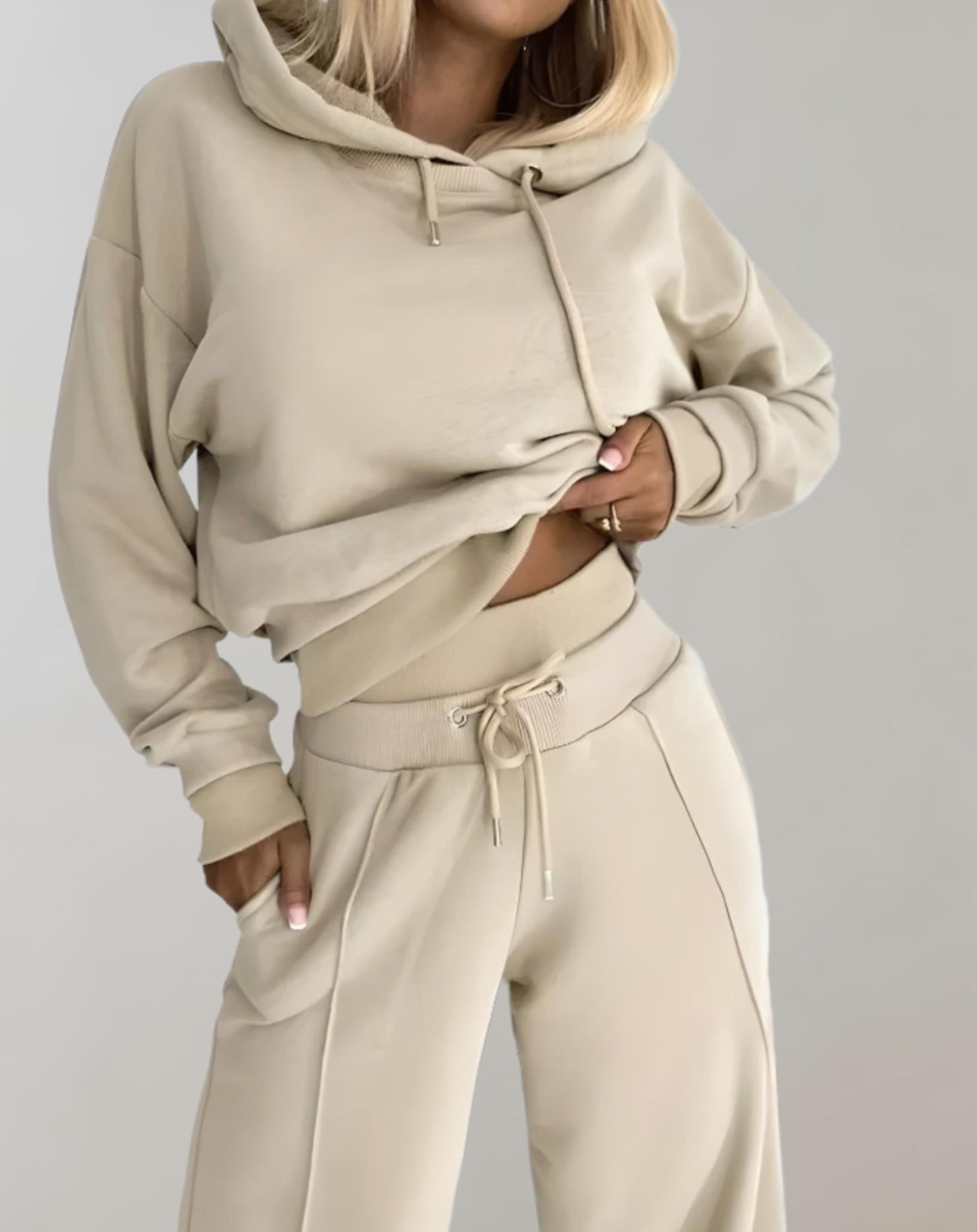 Dame Hoodie-sæt i Bomuldsblanding – Afslappet Loungewear med Vide Ben til Rejser og Hverdagsbrug