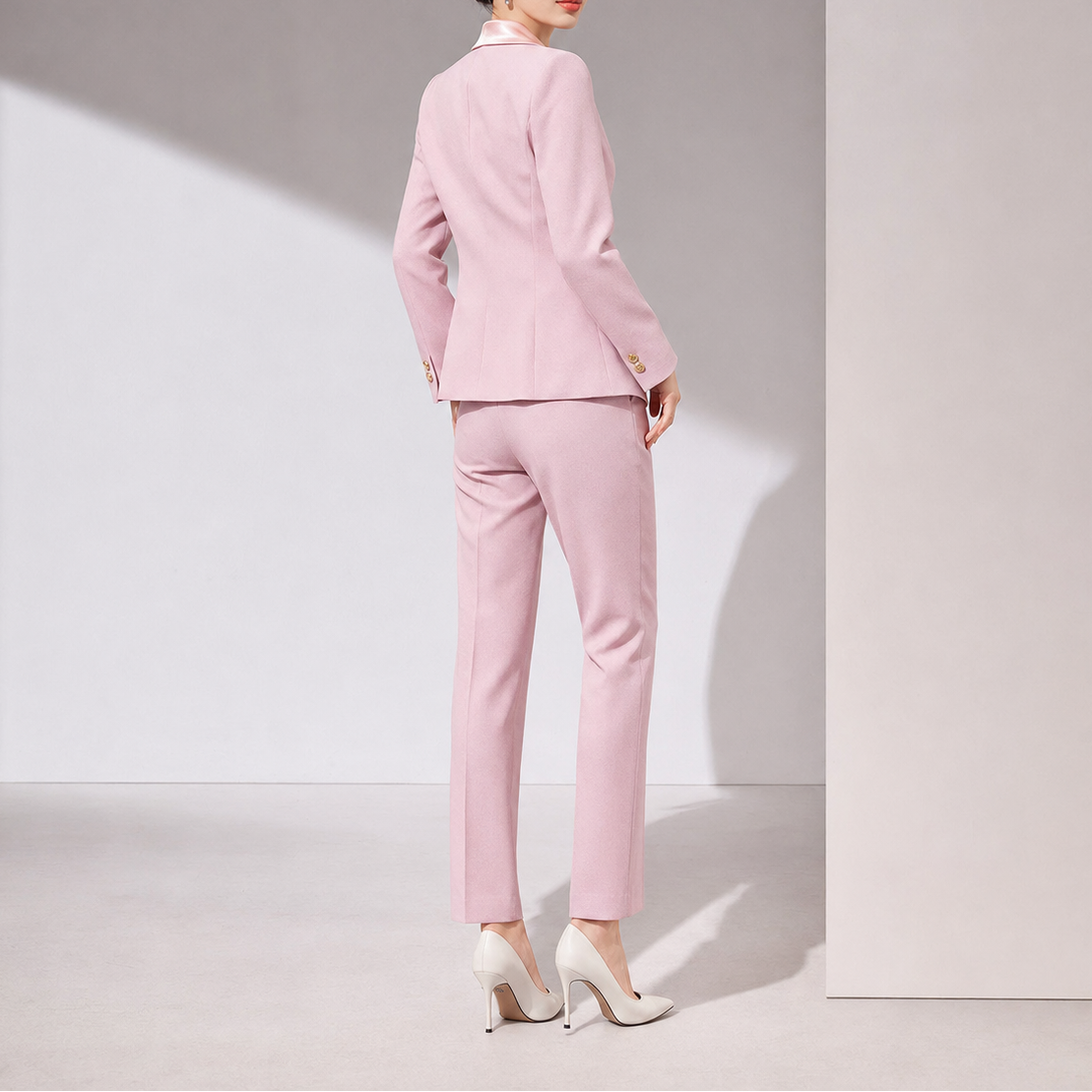 Women's Two-Piece Suit with Tailored Blazer and Trousers - Elegant, Structured Set for the Office, Business Meetings, Formal Events, and Smart Casual Style