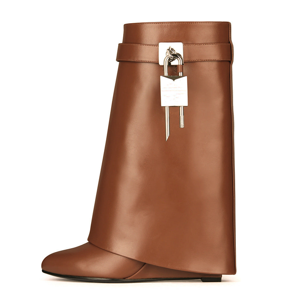 Women's round-toe ankle boots with angled heels and zippers - elegant short boots with a leather look for everyday wear and stylish outfits