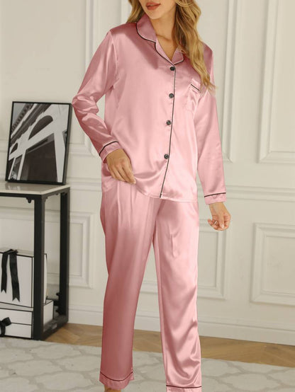 Dame Satinpyjamassæt Med Knaplukning Foran – Elegant Loungewear Til Afslapning, Hjemmet, Ferie Og Afslappede Aftener