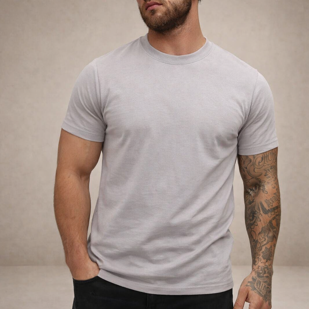 Tricou bărbătesc din bumbac, cu croială slim fit și guler rotund – piesă de bază clasică pentru purtare zilnică, timp liber și stil smart casual