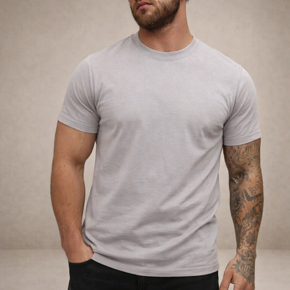 Tricou bărbătesc din bumbac, cu croială slim fit și guler rotund – piesă de bază clasică pentru purtare zilnică, timp liber și stil smart casual