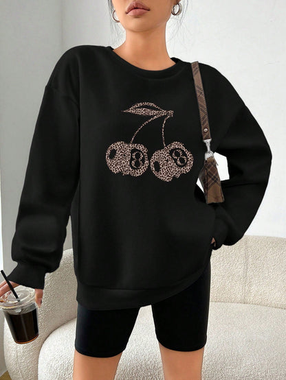 Dame Oversized Sweatshirt Med Leopard- Og Kirsebærprint Samt Rund Hals – Afslappet Pullover Til Hverdagsbrug, Fritid Og Casual Stil