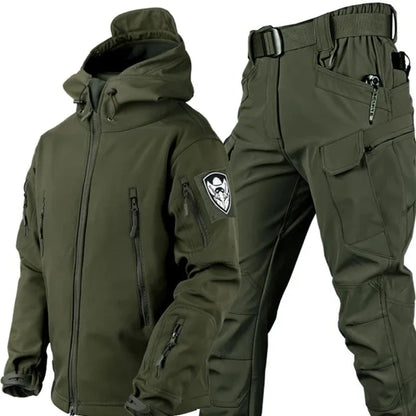 Conjunto outdoor cortavientos para hombre con capucha, chaqueta utilitaria y pantalones cargo - Conjunto resistente al agua para senderismo, tiempo libre y actividades al aire libre
