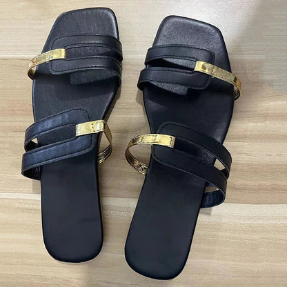Kvinde Flade Sandaler Med Dobbeltrem Og Gulddetaljer