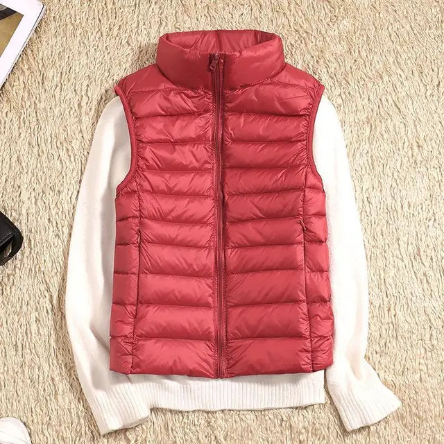 Women's Light Quilted Vest with a High Neck and Quilted Design – Practical Sleeveless Outerwear for Fall and Casual Layering