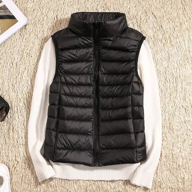 Women's Light Quilted Vest with a High Neck and Quilted Design – Practical Sleeveless Outerwear for Fall and Casual Layering