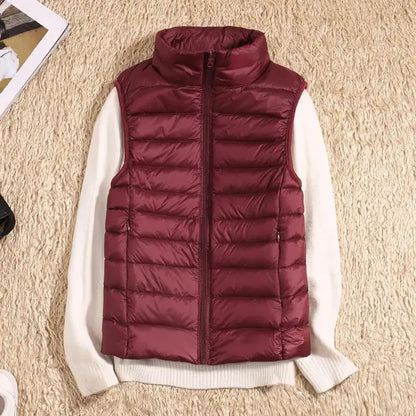 Women's Light Quilted Vest with a High Neck and Quilted Design – Practical Sleeveless Outerwear for Fall and Casual Layering