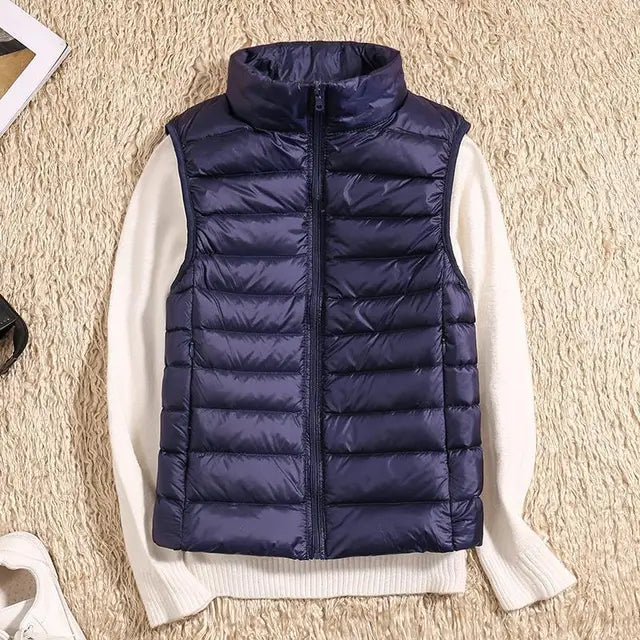 Women's Light Quilted Vest with a High Neck and Quilted Design – Practical Sleeveless Outerwear for Fall and Casual Layering