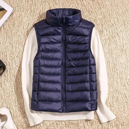 Women's Light Quilted Vest with a High Neck and Quilted Design – Practical Sleeveless Outerwear for Fall and Casual Layering