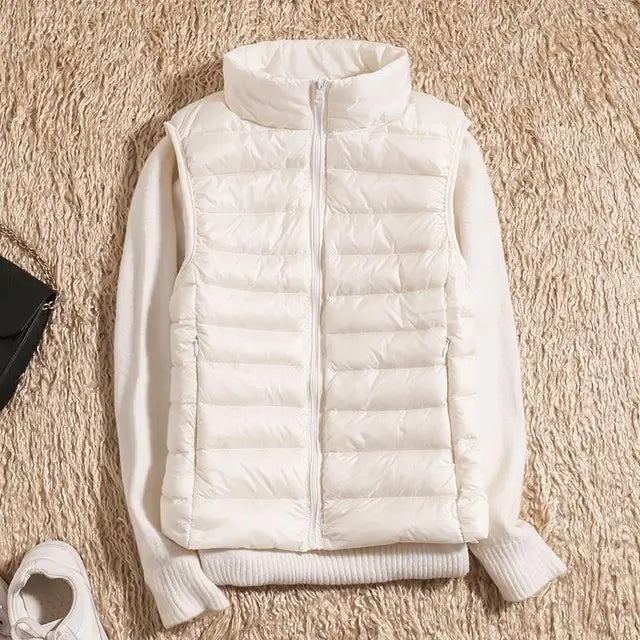 Women's Light Quilted Vest with a High Neck and Quilted Design – Practical Sleeveless Outerwear for Fall and Casual Layering