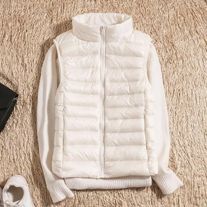 Women's Light Quilted Vest with a High Neck and Quilted Design – Practical Sleeveless Outerwear for Fall and Casual Layering