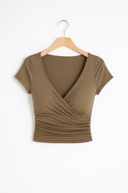 Dame Kortærmet Croptop Med Slå-om-design Og V-hals – Strækbar Og Stilfuld Sommertop Til Afslappede Outfits Og Elegante Aftenlooks