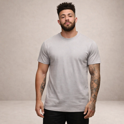 Tricou bărbătesc din bumbac, cu croială slim fit și guler rotund – piesă de bază clasică pentru purtare zilnică, timp liber și stil smart casual