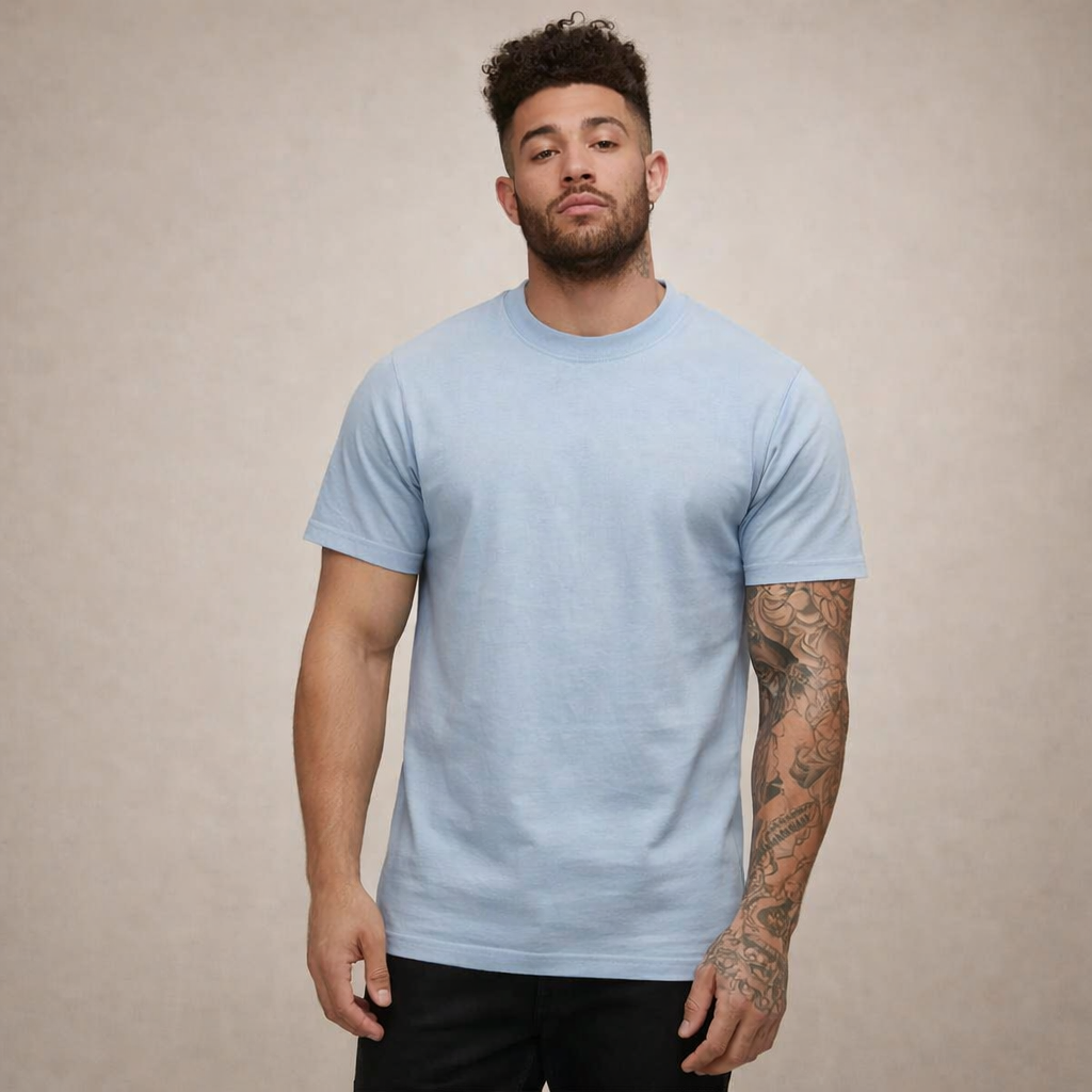 Tricou bărbătesc din bumbac, cu croială slim fit și guler rotund – piesă de bază clasică pentru purtare zilnică, timp liber și stil smart casual