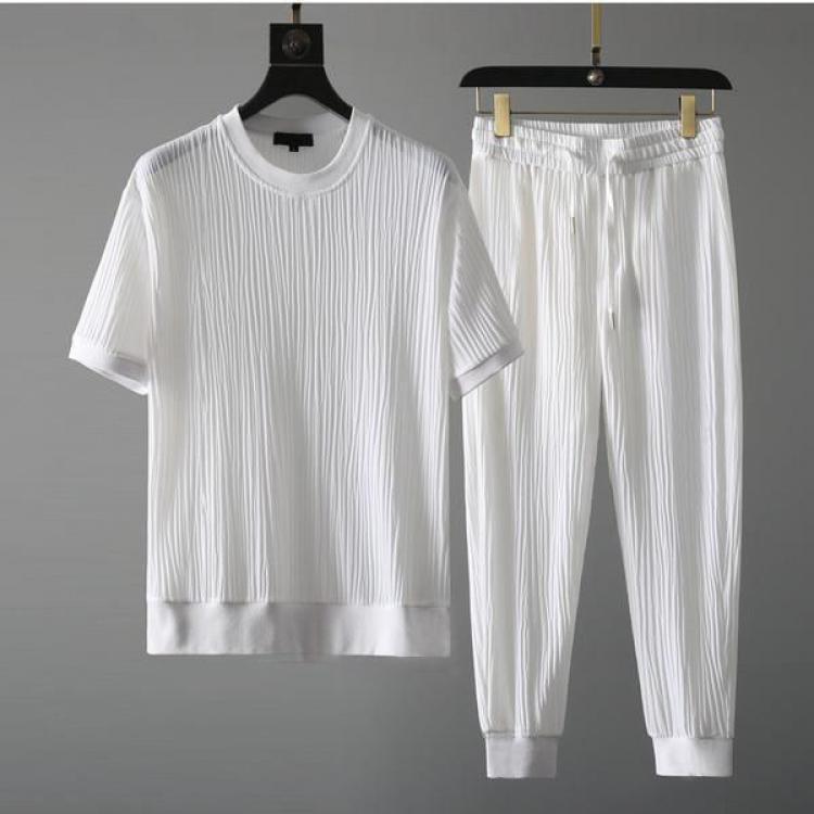 Conjunto de 2 piezas para hombre con camiseta plisada y pantalones jogger relajados - Conjunto casual texturizado para el día a día, el tiempo libre y la relajación