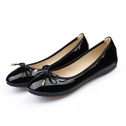 Women's Patent-Look Ballet Flats with Bows and Round Toes - Elegant Slip-On Shoes for the Office, Everyday Wear, and Smart Casual Style