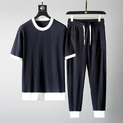 Conjunto de 2 piezas para hombre con camiseta plisada y pantalones jogger relajados - Conjunto casual texturizado para el día a día, el tiempo libre y la relajación