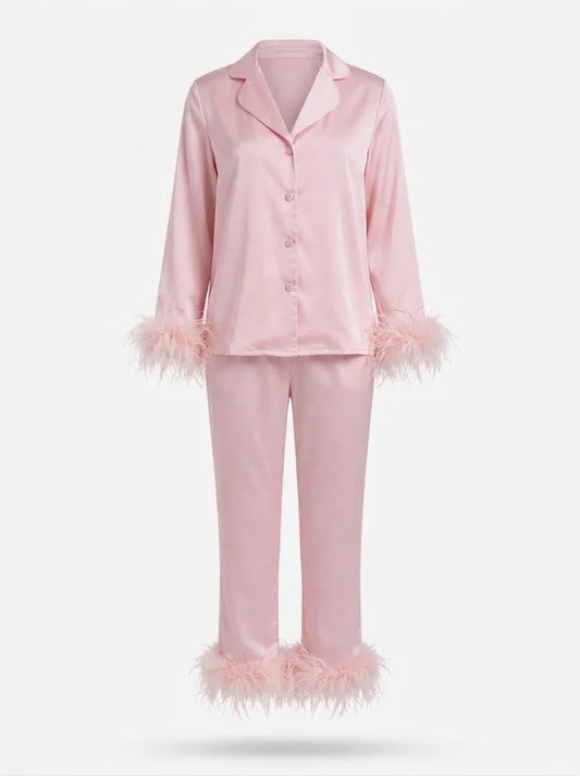 Set de damă cu pantaloni și detalii din pene, top scurt cu șnur în față și pantaloni cu croială dreaptă - set elegant de ocazie pentru seară, evenimente și ocazii speciale