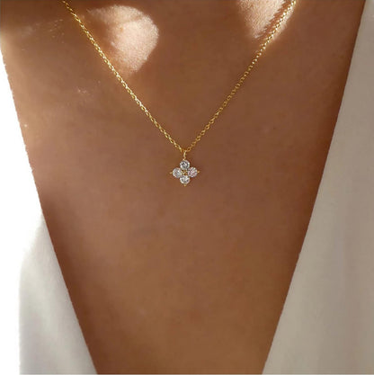 Collar floral para mujer de plata de ley chapada en oro, con colgante de cristal y circonitas - elegante joya para uso diario, fiestas y ocasiones especiales