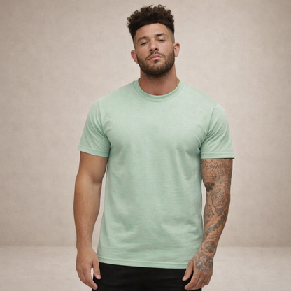 Tricou bărbătesc din bumbac, cu croială slim fit și guler rotund – piesă de bază clasică pentru purtare zilnică, timp liber și stil smart casual