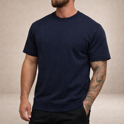 Tricou bărbătesc din bumbac, cu croială slim fit și guler rotund – piesă de bază clasică pentru purtare zilnică, timp liber și stil smart casual