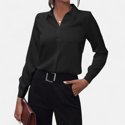 Kvinde Elegant V-Hals Skjorte Med Minimalistisk Pasform