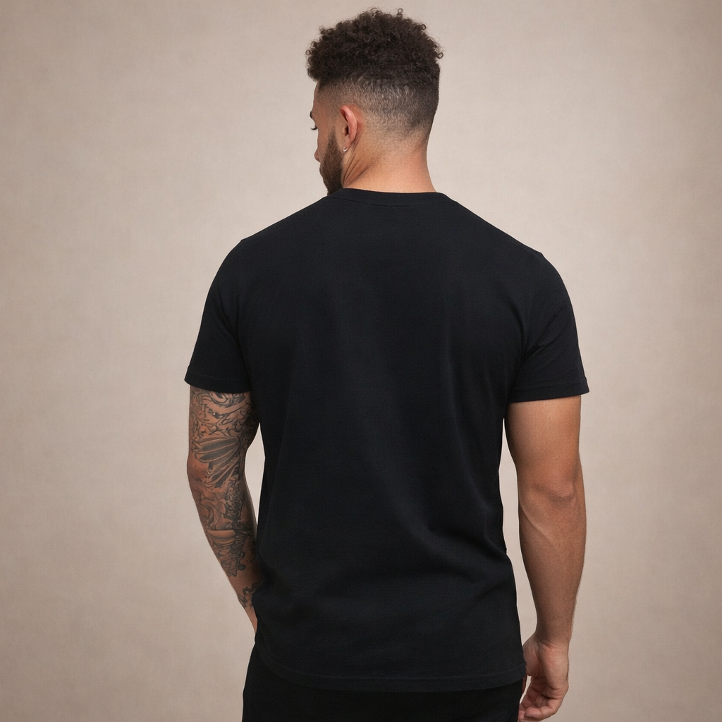 Tricou bărbătesc din bumbac, cu croială slim fit și guler rotund – piesă de bază clasică pentru purtare zilnică, timp liber și stil smart casual