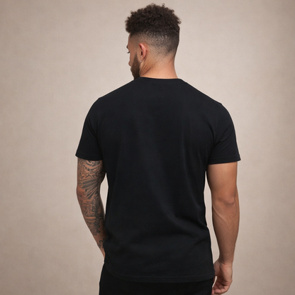 Tricou bărbătesc din bumbac, cu croială slim fit și guler rotund – piesă de bază clasică pentru purtare zilnică, timp liber și stil smart casual