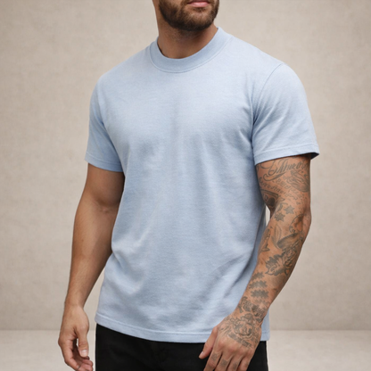 Tricou bărbătesc din bumbac, cu croială slim fit și guler rotund – piesă de bază clasică pentru purtare zilnică, timp liber și stil smart casual