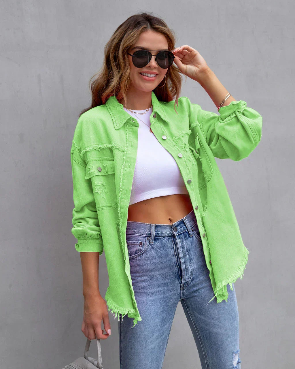 Chaqueta vaquera extragrande desgastada para mujer, con bordes sin rematar, cierre de botones y bolsillos utilitarios en el pecho - Chaqueta relajada para uso diario, ocio y estilo urbano