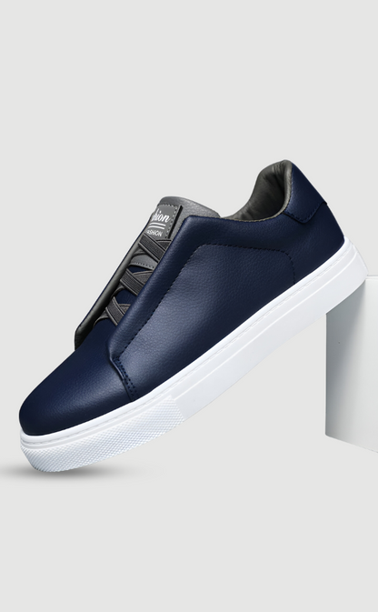Men’s sneakers in smooth leather with elastic laces – modern sneakers with a sturdy sole for everyday wear, leisure, and casual outfits