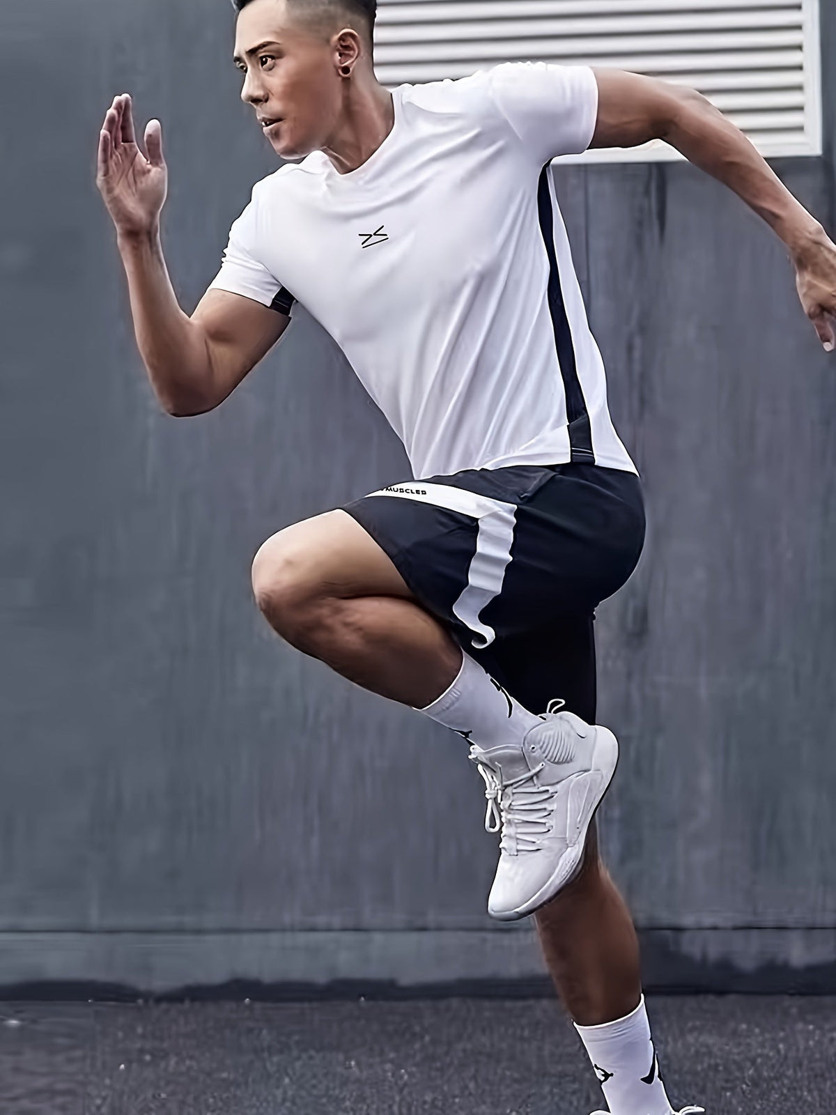 Set sport bărbătesc cu bluză de antrenament cu mâneci scurte și pantaloni scurți asortați pentru alergare – ținută sport pentru antrenament, alergare, fitness și timp liber