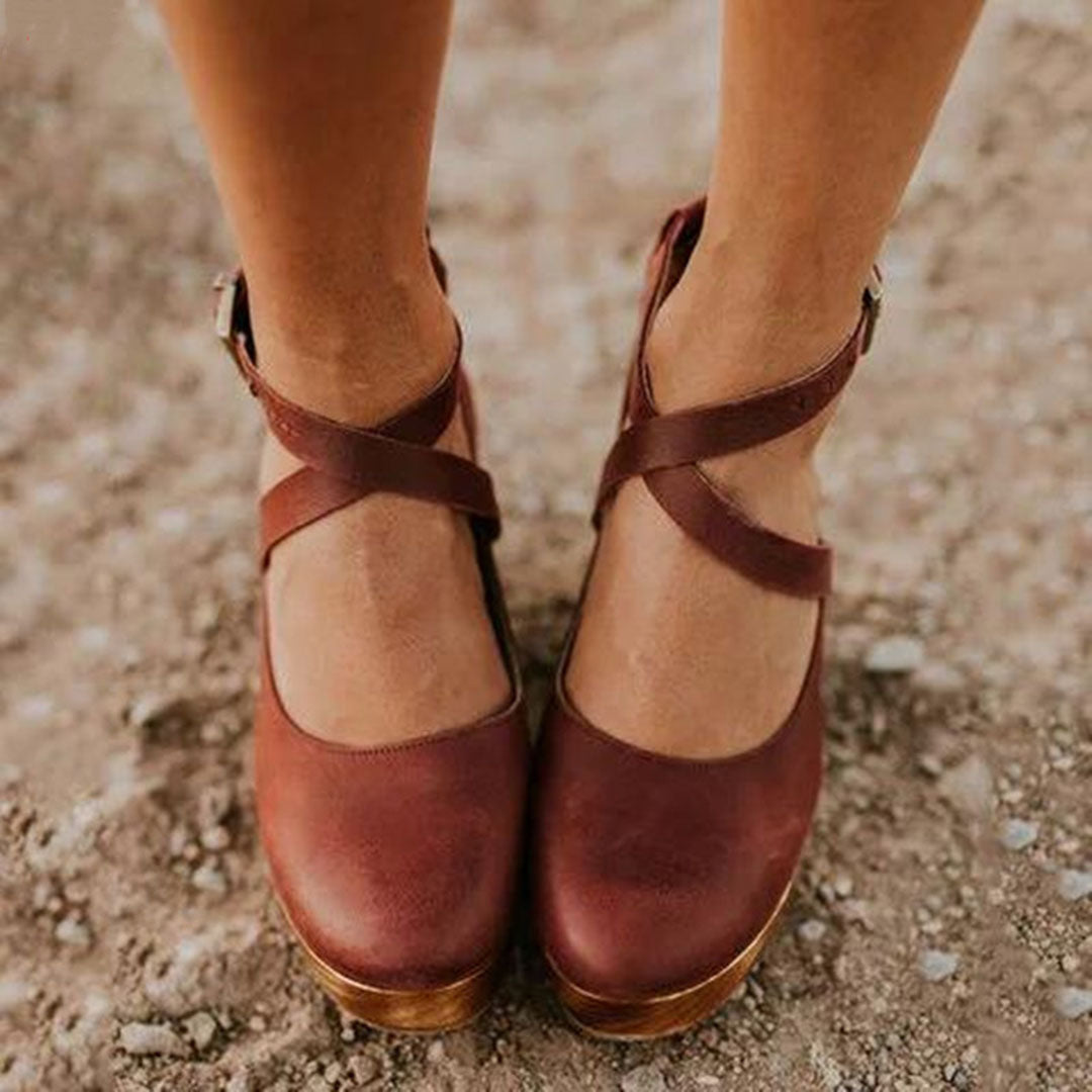 Dame Vintage Wedgesko Med Lukket Tå Og Ankelrem – Elegante Sko Med Krydsremme Til Smart Casual-stil Og Festlige Anledninger