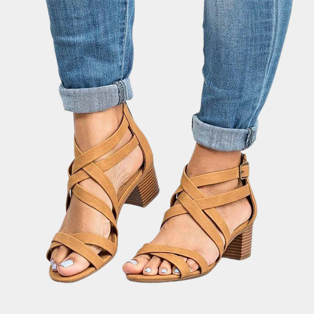Damskie sandały na słupkowym obcasie, z odkrytymi palcami i skrzyżowanymi paskami – eleganckie letnie buty z klamrą, idealne do stylu smart casual i na co dzień