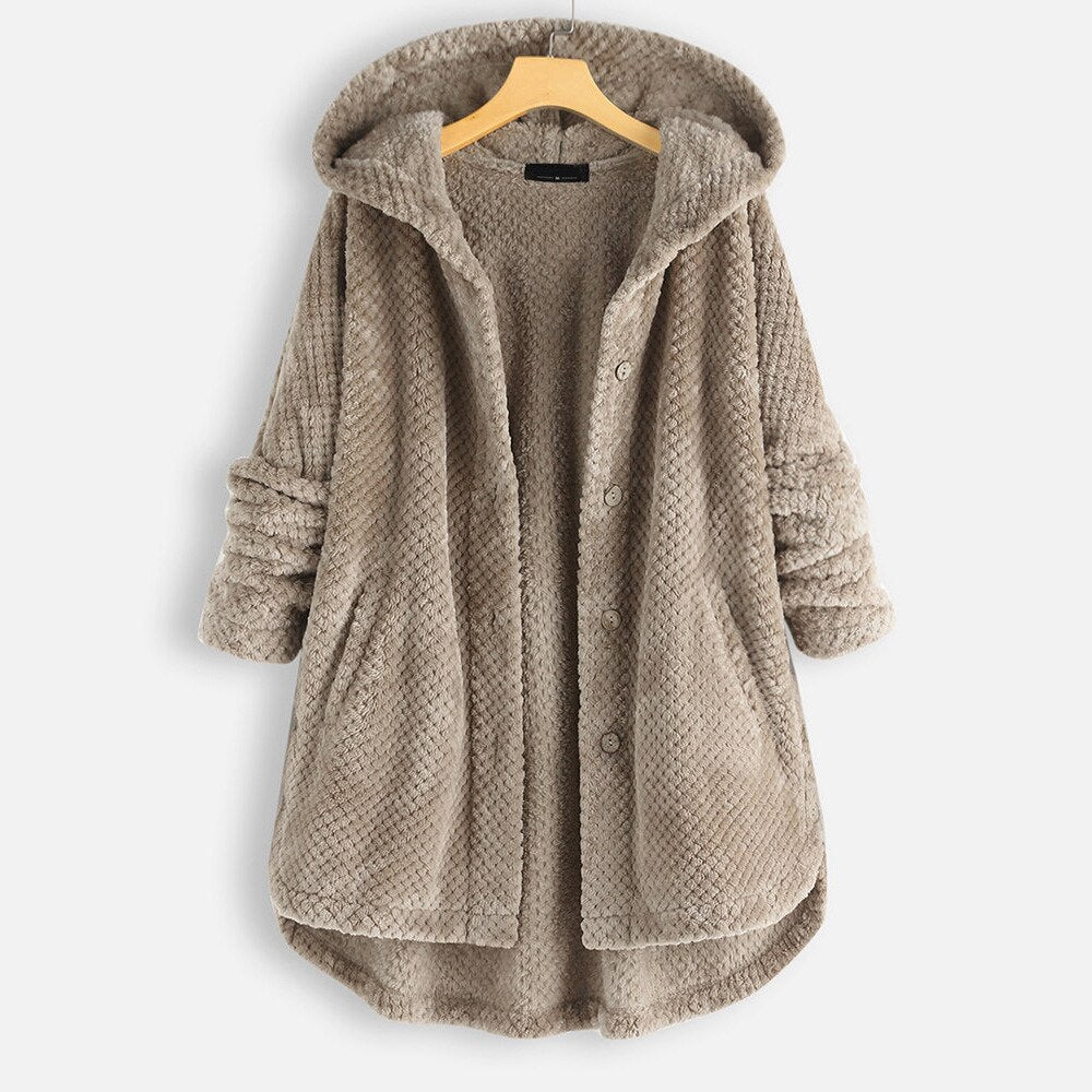 Dámská oversized teddy bunda s kapucí a zapínáním na knoflíky - měkká a hřejivá dlouhá zimní bunda do chladných dnů, na každodenní nošení a volný čas