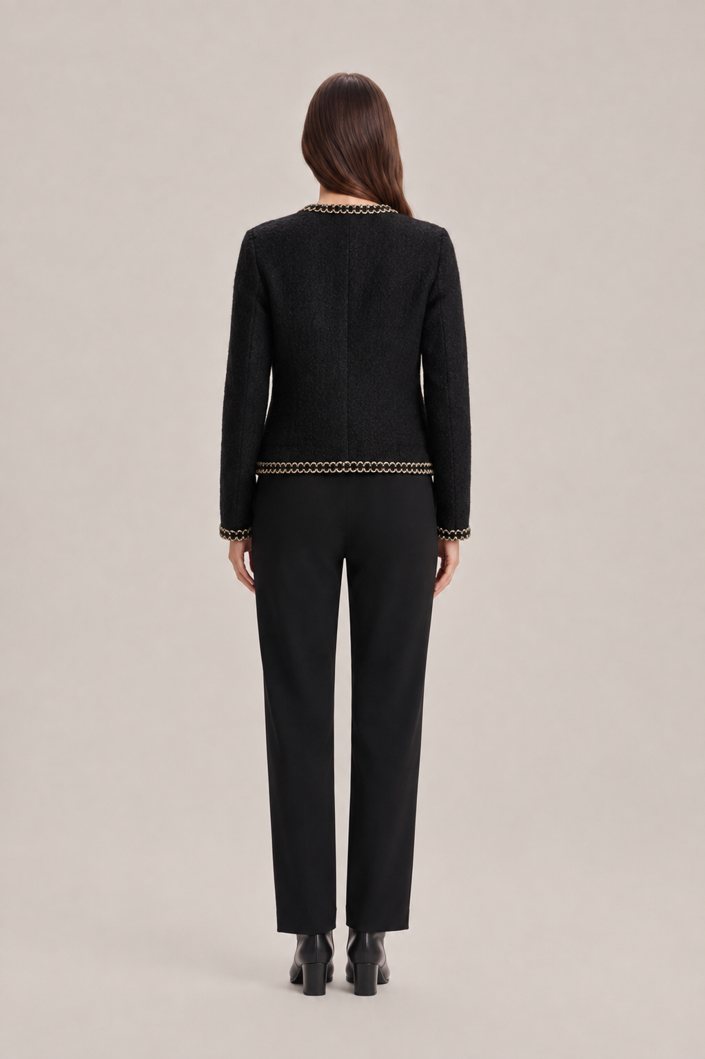 Chaqueta de tweed entallada de mujer con cuello redondo, botones de perlas y detalles de cadena - Blazer elegante para el trabajo, cenas y ocasiones especiales