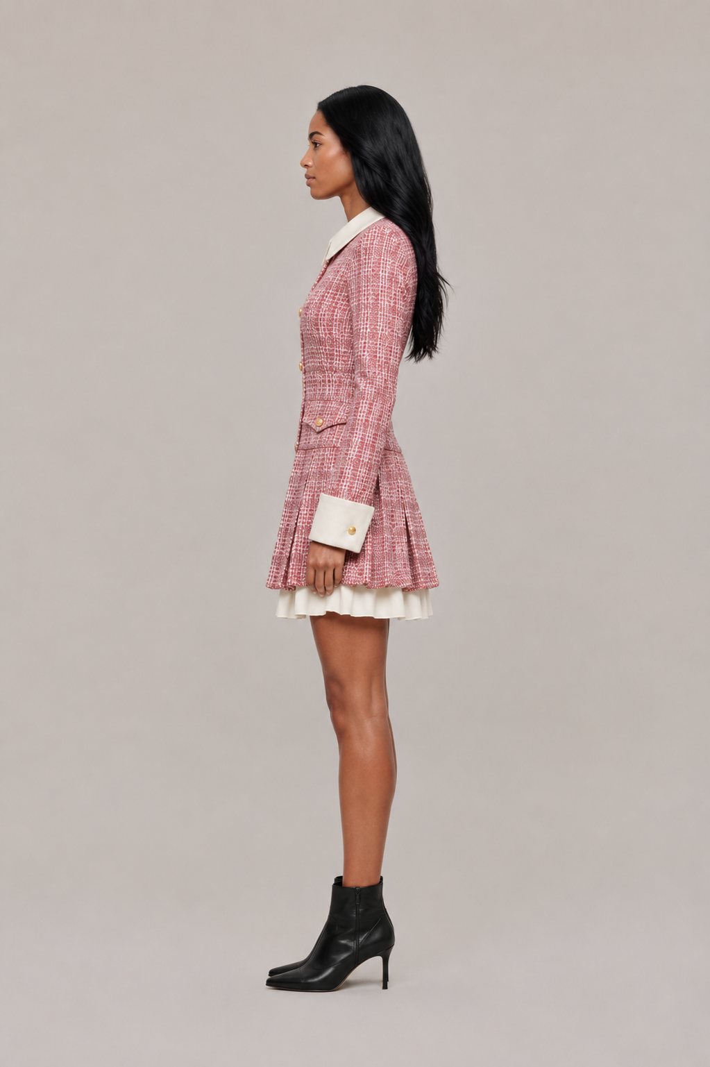 Minivestido blazer de mujer inspirado en el tweed, con cuello en contraste, botones dorados y bajo plisado - Vestido elegante para fiestas, cenas y ocasiones especiales