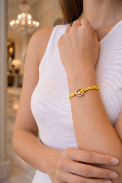 Dame Justerbart Armbånd Med Metalring Og Snordesign