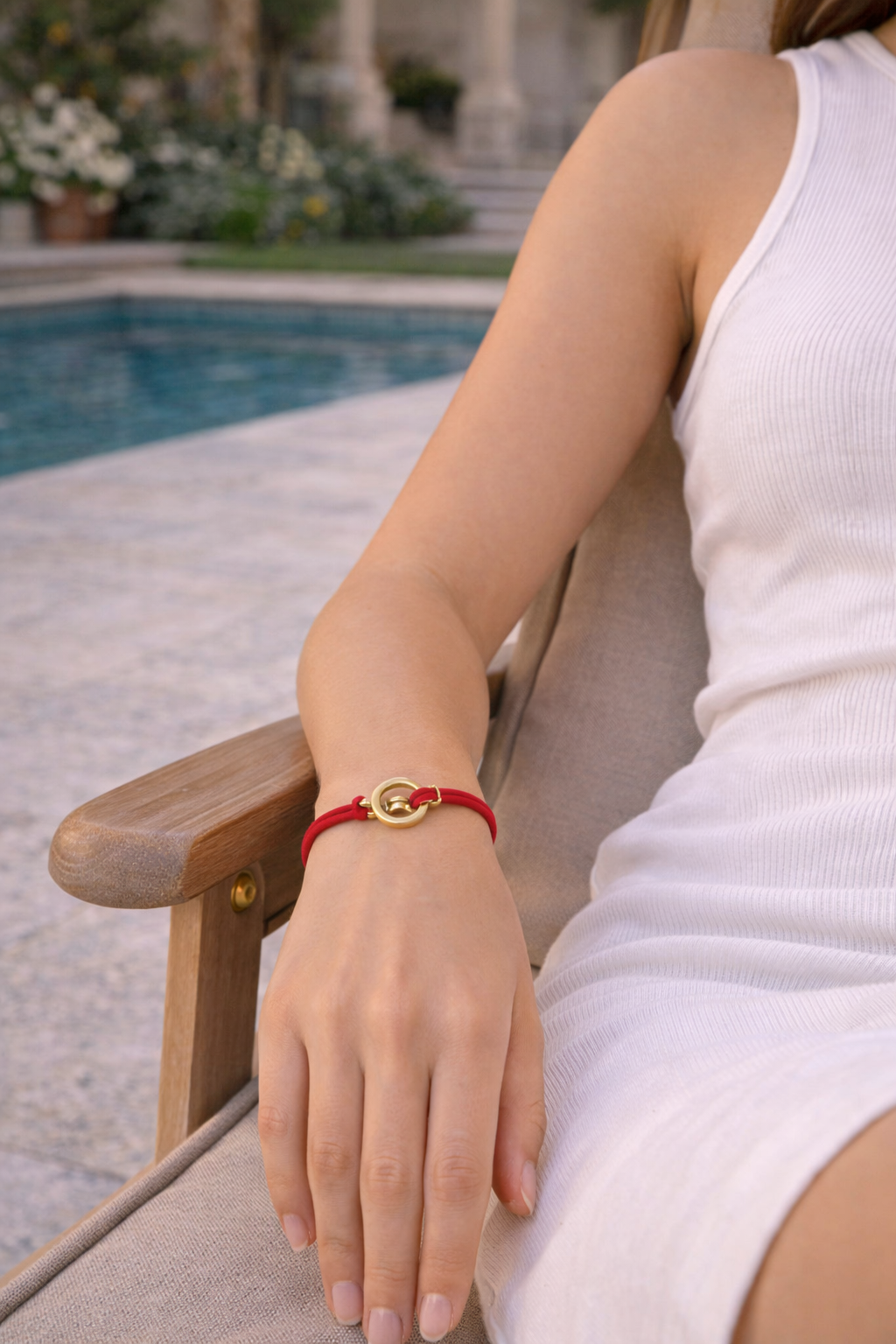 Dame Justerbart Armbånd Med Metalring Og Snordesign