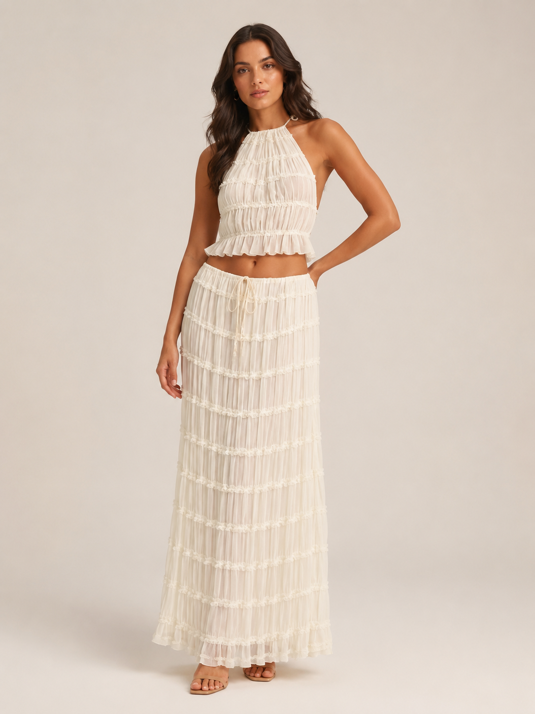 Conjunto de 2 piezas para mujer, con top halter fruncido de diseño corto y espalda descubierta, y falda larga de varias capas - conjunto veraniego elegante para vacaciones, noches de verano y ocasiones especiales