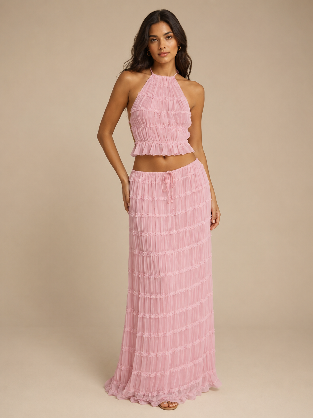 Conjunto de 2 piezas para mujer, con top halter fruncido de diseño corto y espalda descubierta, y falda larga de varias capas - conjunto veraniego elegante para vacaciones, noches de verano y ocasiones especiales