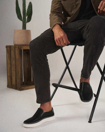 Men's Leather Slip-On Sneakers with a Lightweight Design – Stylish Everyday Shoes for Leisure, Walking, and Smart-Casual Outfits