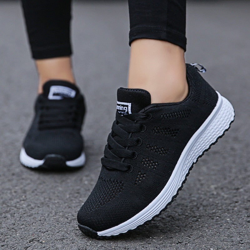 Dame Letvægtssneakers Til Gåture – Åndbare Snøresko Til Hverdags- Og Rejsebrug