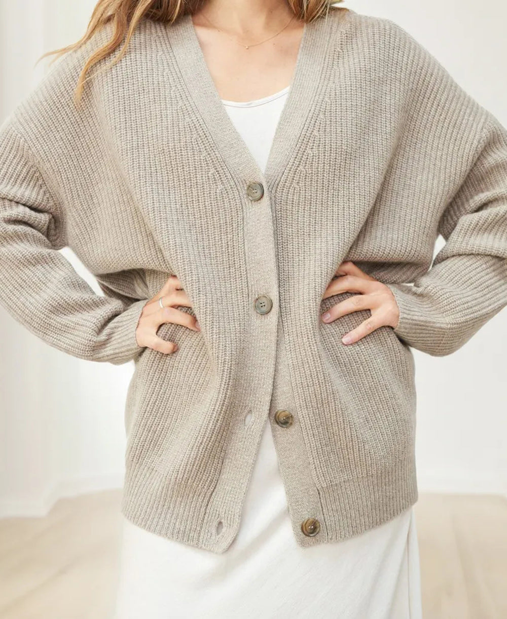 Dame Oversized Strikcardigan – Blødt Lag Med Knaplukning Til Efterår Og Vinter