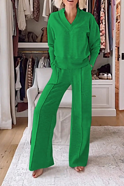 Women's Relaxed 2-Piece Set with V-Neck, Long-Sleeve Pullover and Wide-Leg Pants - Elegant Everyday Set for Leisure, Everyday Wear and Smart Casual Style