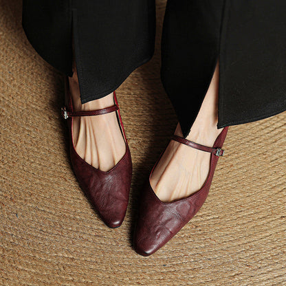 Women's Flat Mules with Pointed Toe and Strap Details – Slip-on Shoes for Everyday Wear, the Office, and Special Occasions